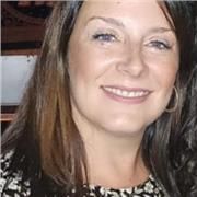 Licenciada en Derecho con tres años de experiencia ofrece clases de refuerzo en materias de Primaria en Cádiz